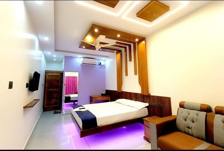 Sea view villa with private pool in Poovar