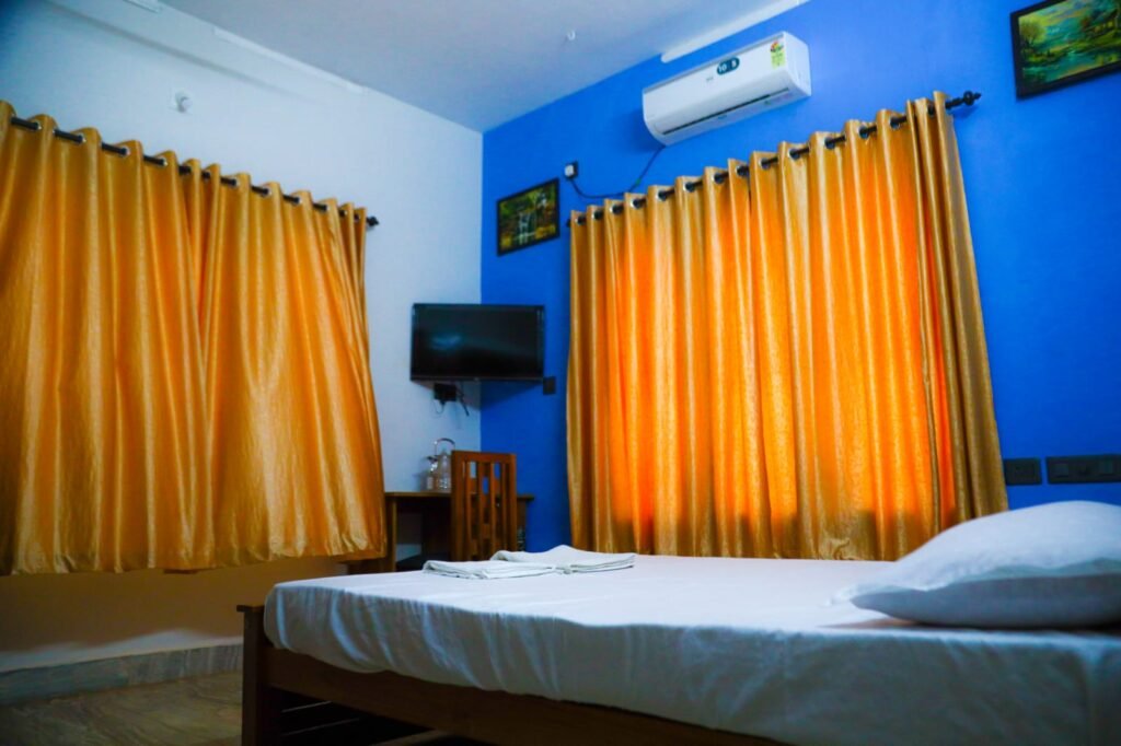 room4 poovar